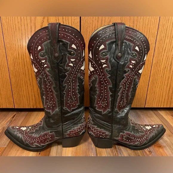 Women’s Corral Brand Vintage Looking Boots - Picture 5 of 9